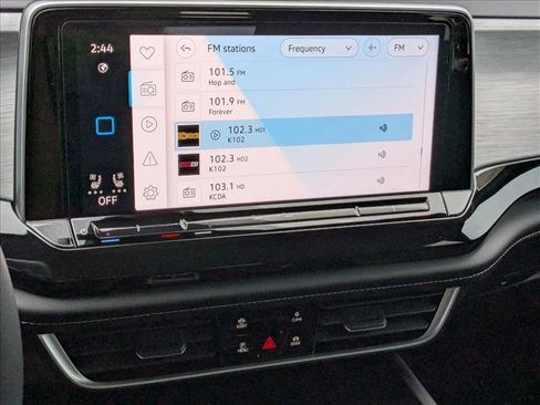 New 2026 Volkswagen Atlas Cross Sport SE image 12