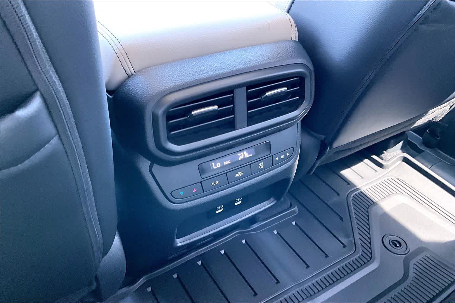 New 2026 Honda Pilot Touring image 18