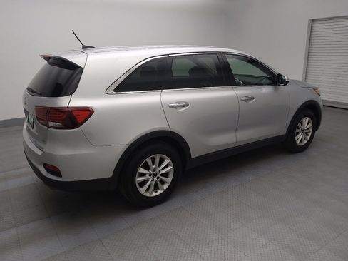 Used 2019 Kia Sorento L image 10