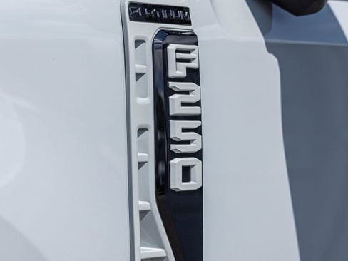 New 2026 Ford F250 Platinum AWD/4WD image 16