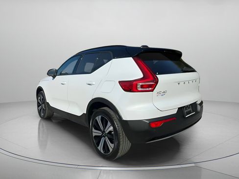 Used 2023 Volvo XC40 Recharge Plus image 20
