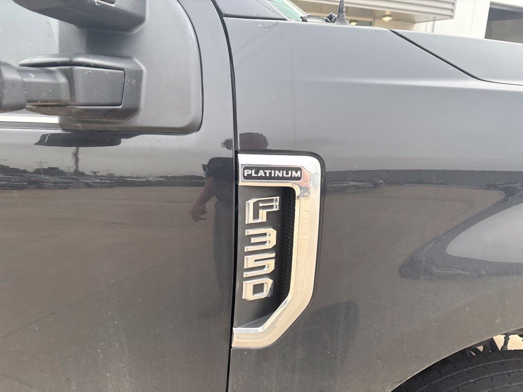 Used 2019 Ford F350 Platinum AWD/4WD image 3