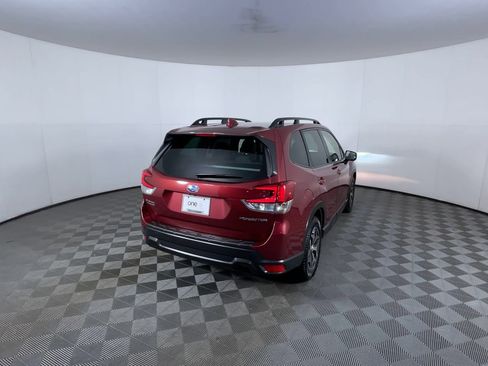 Used 2023 Subaru Forester Premium AWD/4WD image 8