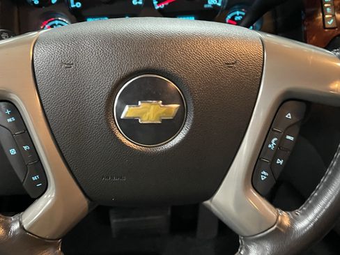 Used 2011 Chevrolet Suburban LT AWD/4WD image 19