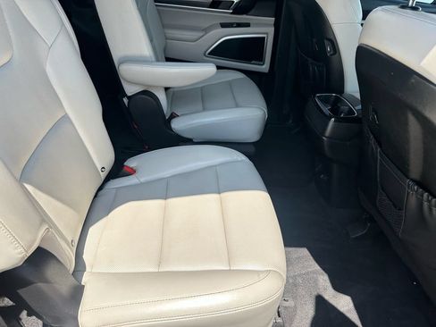 Used 2020 Kia Telluride S AWD/4WD image 24
