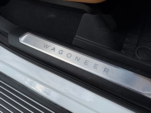 Used 2025 Jeep Grand Wagoneer Series III w/ Rear Seat Video Group 1 AWD/4WD image 20