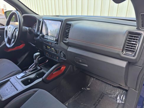 Used 2022 Nissan Frontier Pro-X RWD image 13