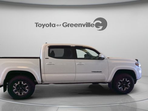 Used 2019 Toyota Tacoma SR5 AWD/4WD image 7