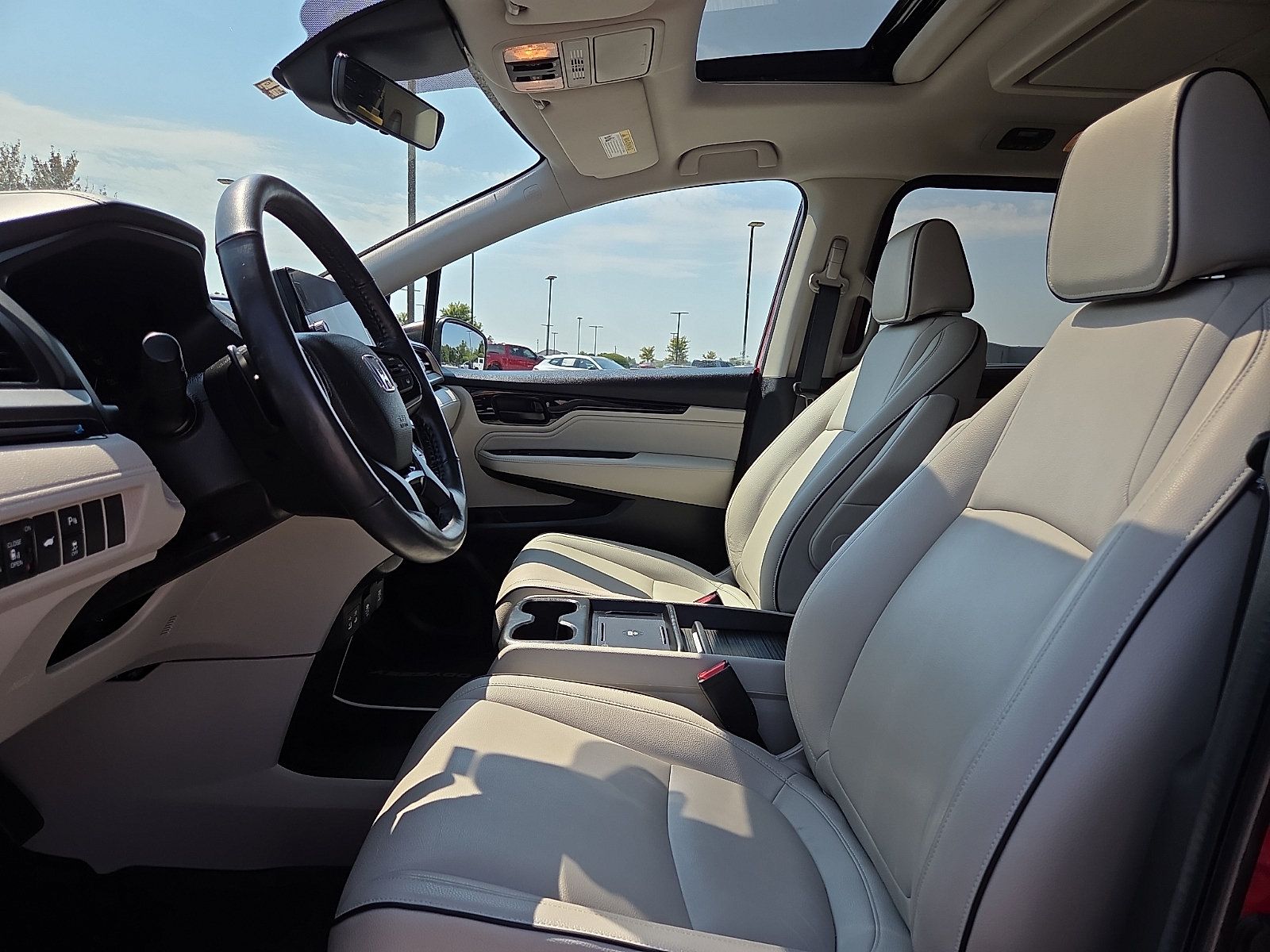Used 2025 Honda Odyssey Touring image 17