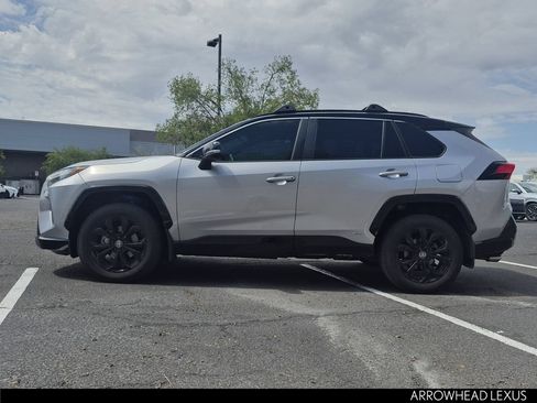Used 2022 Toyota RAV4 XSE AWD/4WD image 3
