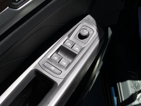 Used 2023 Volkswagen Atlas SE image 14