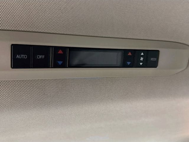 Certified 2024 Toyota Sienna XLE FWD image 27
