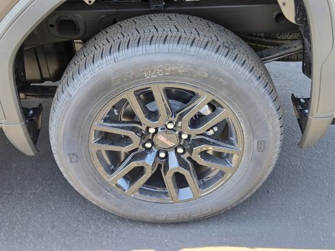 New 2025 GMC Sierra 1500 Elevation image 5