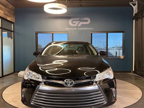 Used 2015 Toyota Camry XLE w/ Moonroof Package FWD image 8