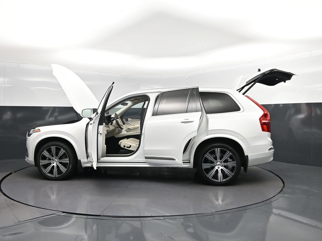 Used 2023 Volvo XC90 B6 Ultimate w/ Protection Package Premier AWD/4WD image 46