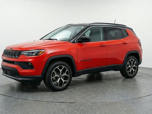 Used 2025 Jeep Compass Limited AWD/4WD image 3