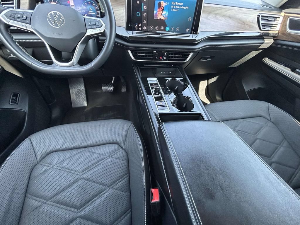 Used 2024 Volkswagen Atlas SE AWD/4WD image 21