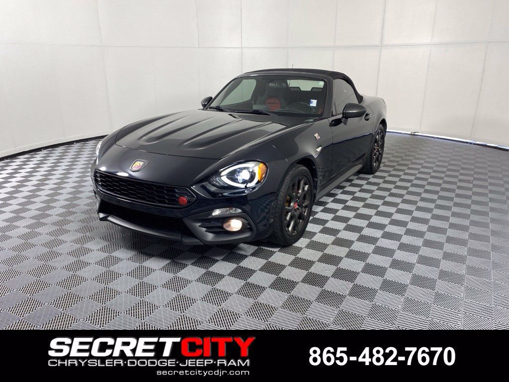 Used 2019 FIAT 124 Spider Abarth w/ Navigation & Sound Group RWD image 3