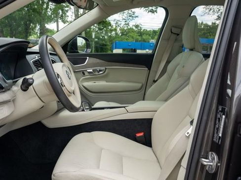Used 2024 Volvo XC90 T8 Plus w/ Protection Package Premier AWD/4WD image 19
