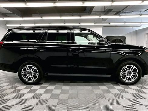 Used 2025 Ford Expedition Active AWD/4WD image 16