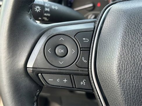 Used 2020 Toyota Camry SE image 25