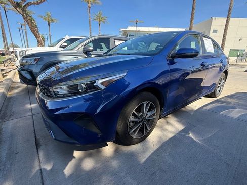 Used 2024 Kia Forte LXS w/ LXS Technology Package image 2