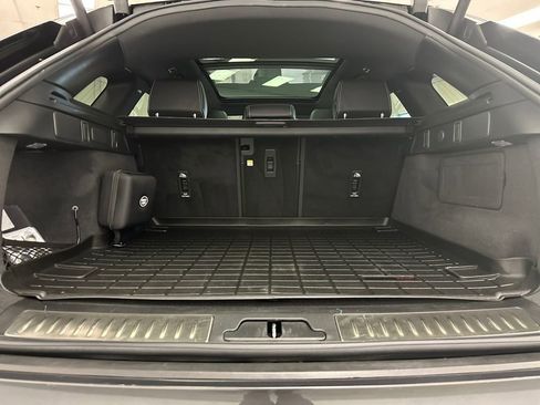Used 2023 Land Rover Range Rover Velar R-Dynamic S image 23