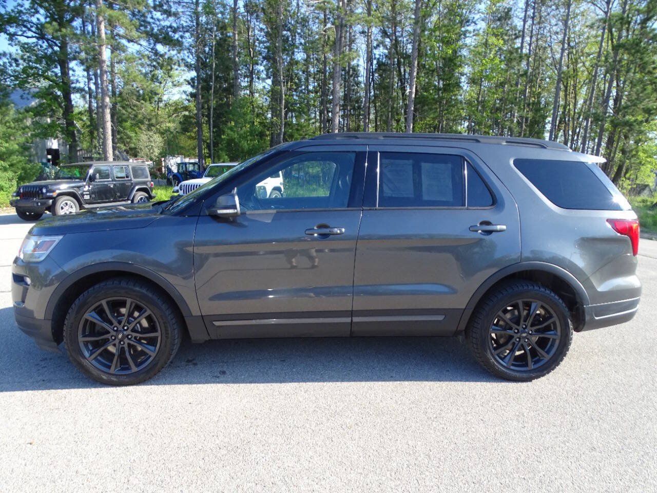 Used 2019 Ford Explorer AWD XLT w/ XLT Sport Appearance Package image 8