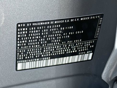 Used 2024 Volkswagen Tiguan SE R-Line AWD/4WD image 26