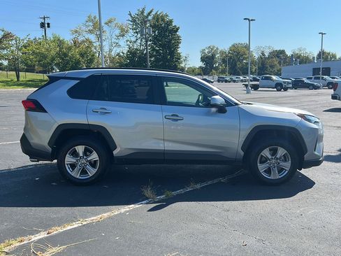 Used 2025 Toyota RAV4 XLE AWD/4WD image 10