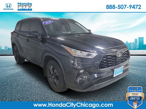Used 2020 Toyota Highlander XLE image 1