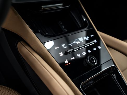 New 2026 Porsche Cayenne E-Hybrid AWD/4WD image 17