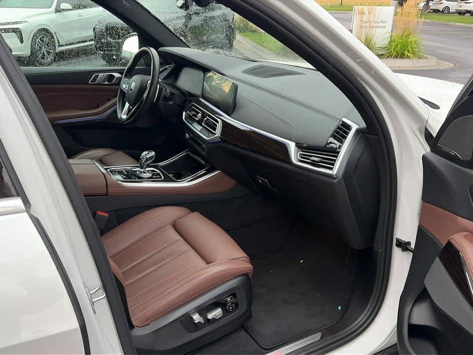 Used 2021 BMW X5 xDrive40i w/ Executive Package AWD/4WD image 3