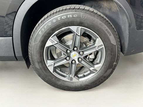 Used 2025 Chevrolet Blazer LT image 11