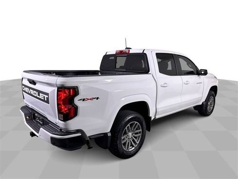 Used 2024 Chevrolet Colorado LT w/ LT Convenience Package II image 8