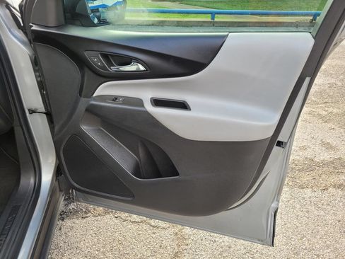 Used 2023 Chevrolet Equinox LS w/ Driver Confidence II Package FWD image 9