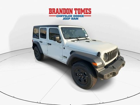 Used 2022 Jeep Wrangler Sport AWD/4WD image 3
