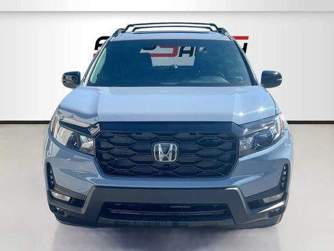 Used 2025 Honda Passport Black Edition image 2