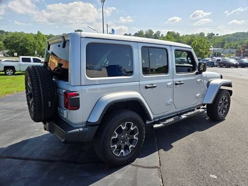 Used 2024 Jeep Wrangler Unlimited Sahara AWD/4WD image 11
