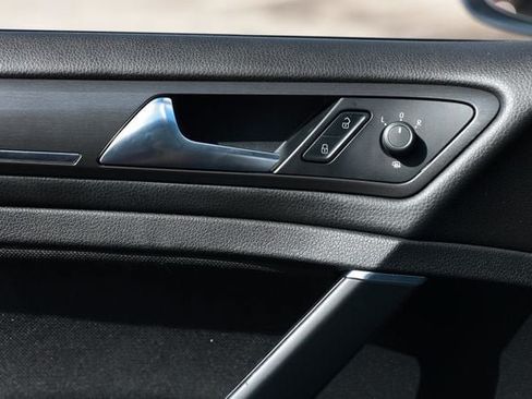 Used 2018 Volkswagen GTI SE FWD image 45