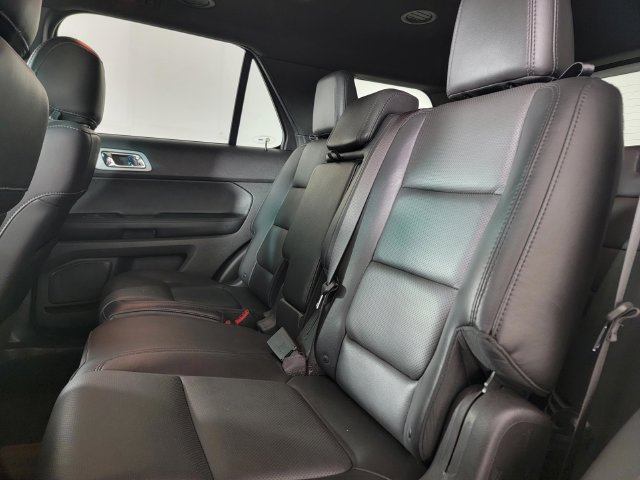 Used 2014 Ford Explorer Limited w/ Equipment Group 301A AWD/4WD image 15