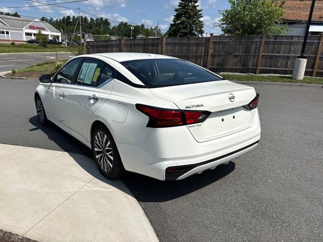 Used 2025 Nissan Altima 2.5 SV FWD image 5
