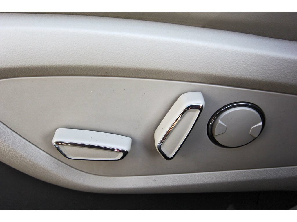 Used 2020 Lincoln Nautilus Reserve w/ Cargo Utility Package FWD image 30