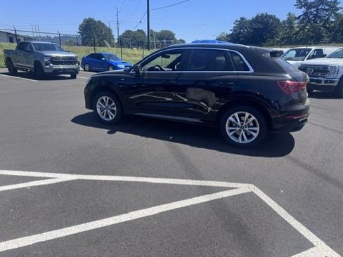 Used 2023 Audi Q3 2.0T Premium AWD/4WD image 9