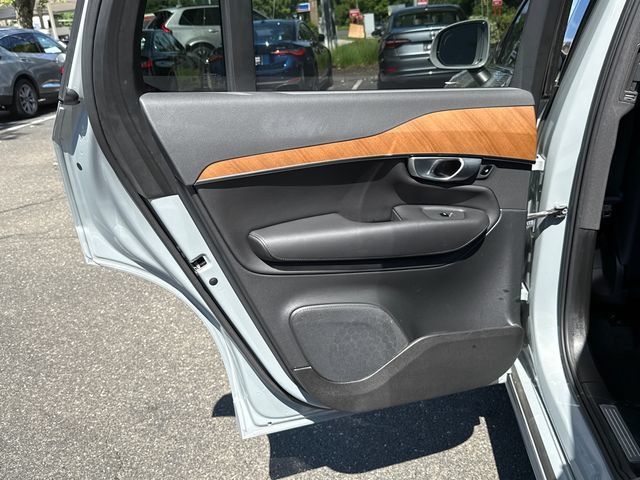 Certified 2024 Volvo XC90 B5 Plus AWD/4WD image 19