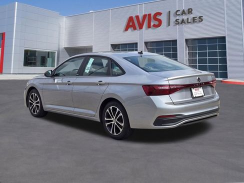 Used 2025 Volkswagen Jetta Sport FWD image 9