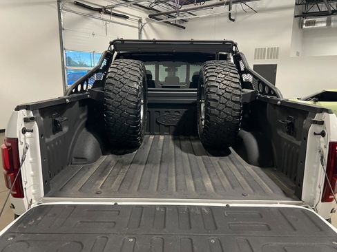 Used 2019 Ford F150 Raptor w/ Equipment Group 802A Luxury AWD/4WD image 33