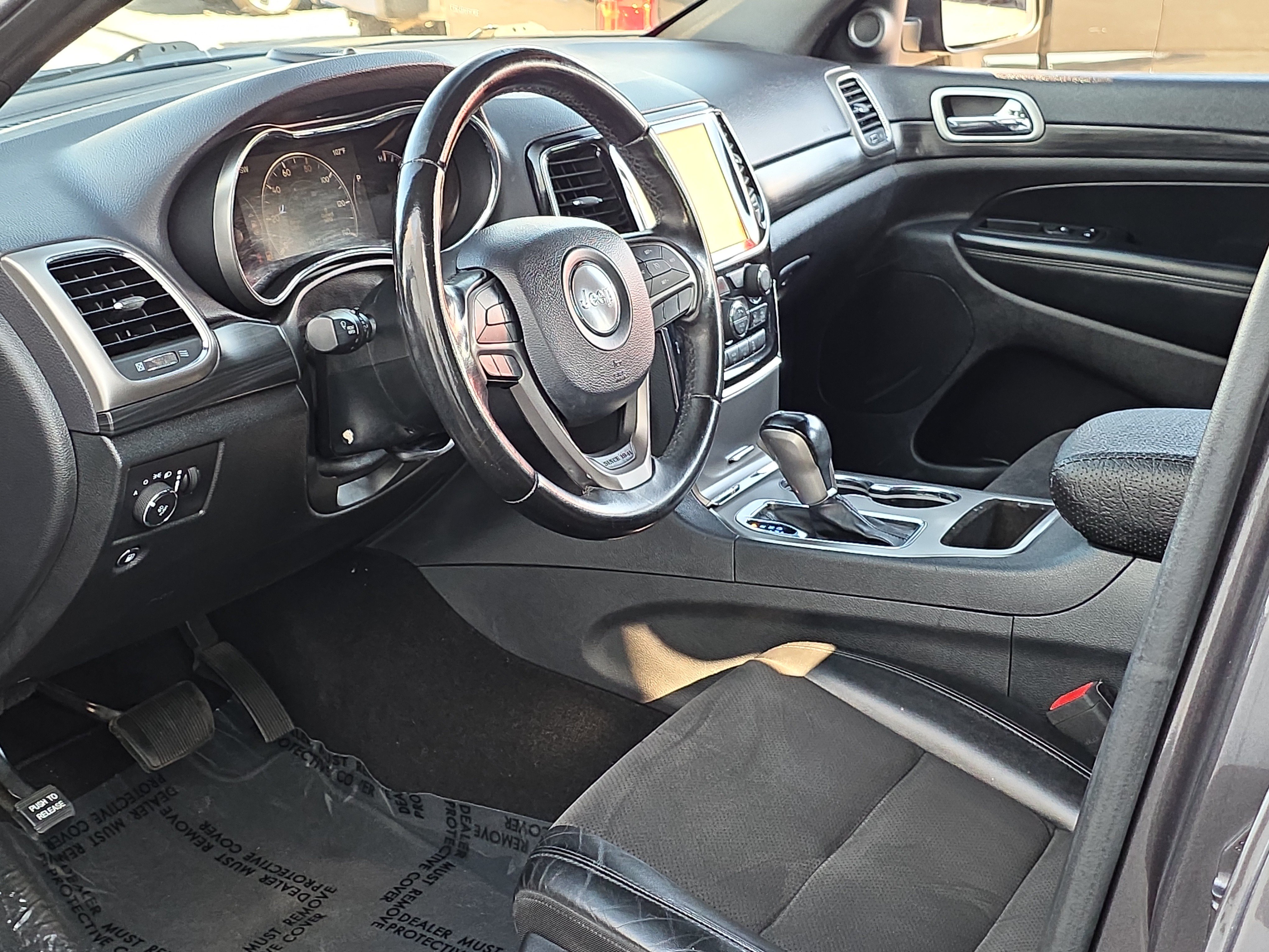 Used 2020 Jeep Grand Cherokee Laredo w/ Laredo X Package RWD image 10