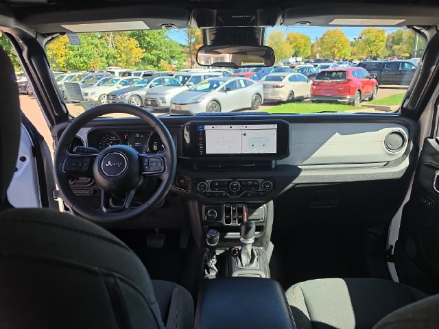 Used 2024 Jeep Wrangler Unlimited AWD/4WD image 22