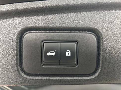 Used 2022 Nissan Pathfinder Platinum w/ Cargo Package AWD/4WD image 7